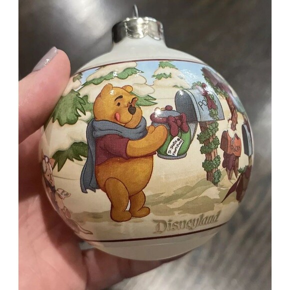Disneyland Winnie The Pooh Glass Ornament USA Presents Snow Tigger Piglet Eeyore - Picture 2 of 9